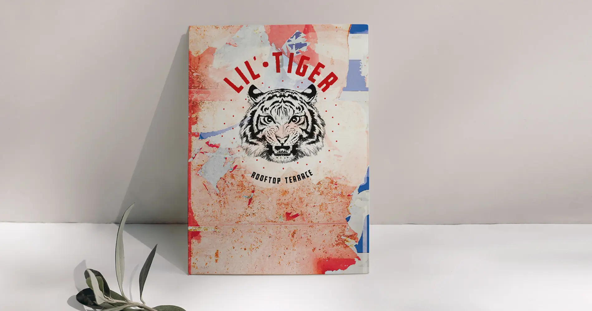 Cocktailkarte „Lil’ Tiger“ mit Illustration und Typografie im Gastrobranding
