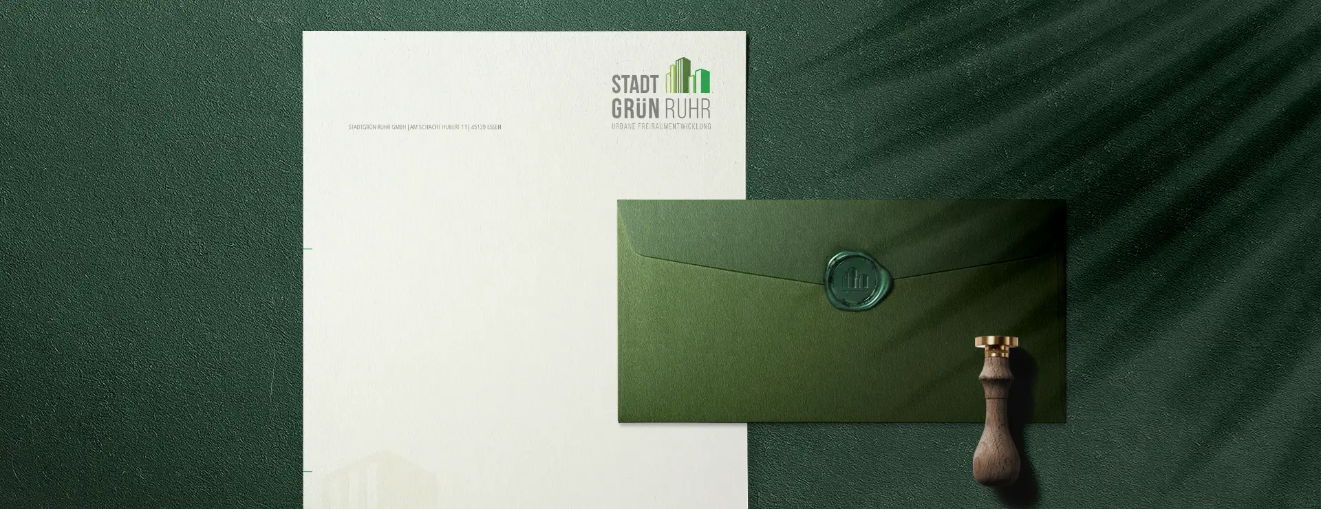 Briefbogen und Kuvert im Corporate Design von Stadtgrün Ruhr mit Siegel und Stempel