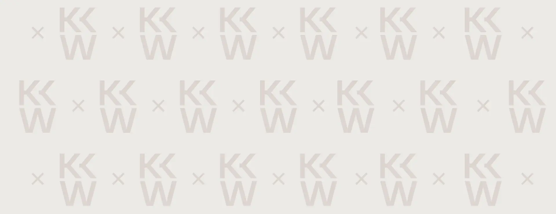 Dezentes KKW-Logomuster als wiederkehrendes Corporate-Design-Element in heller Farbgestaltung.