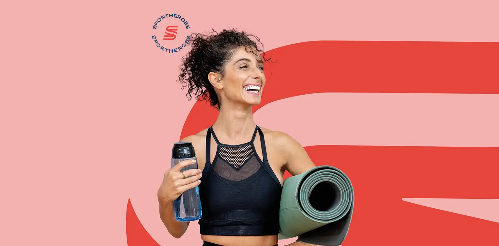 Kampagnenmotiv mit sportlicher Frau und Yogamatte im Sport Heroes Design